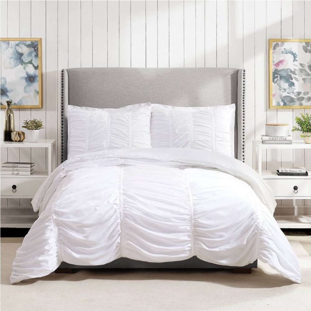 MODERN HEIRLOOM NWT ruched comforter set -white -twin